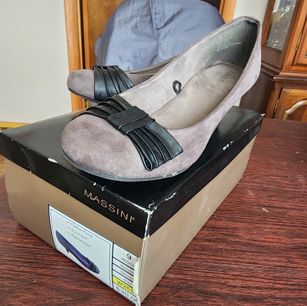 Very Gently Worn Massini Fashion Pump